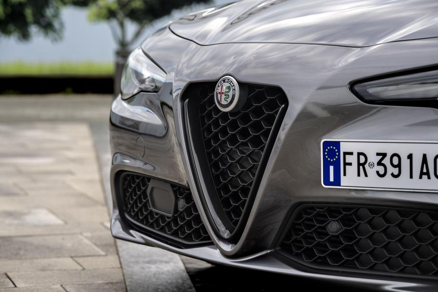 Детали экстерьера Alfa Romeo Giulia Q2 B-Tech (952) 2018 года  (фото 10 из 13)